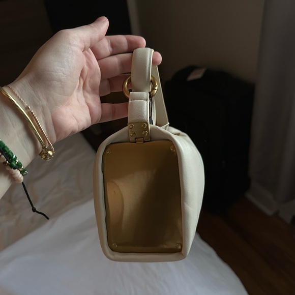 METAL PLATE LEATHER SHOULDER BAG ECRU COLOR - Picture 11 of 13